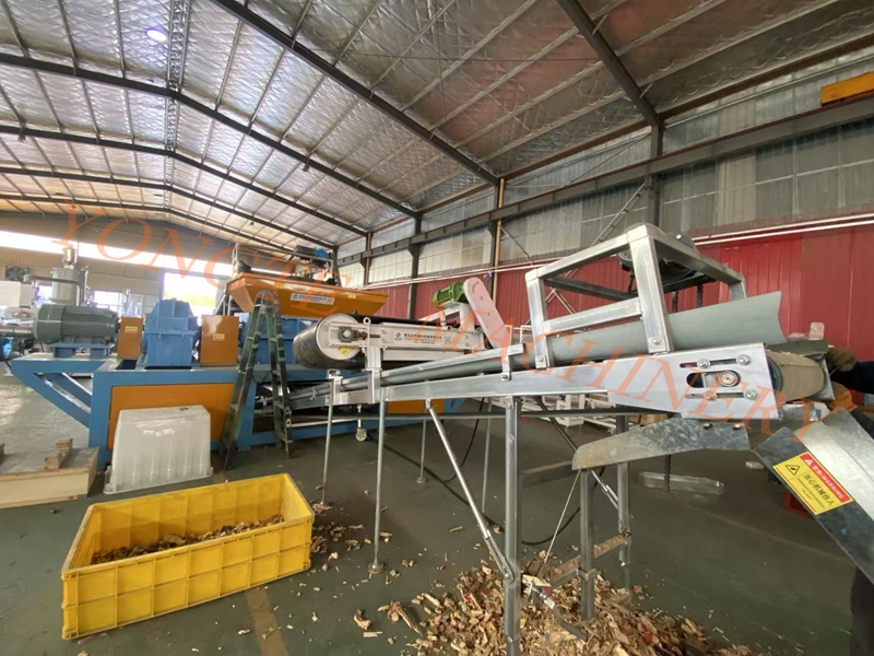 Ο τεμαχιστής ξύλου του Qingdao Yongte Plastic Machinery έχει δοκιμαστεί με επιτυχία