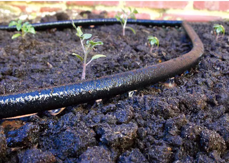 Μπορούν να χρησιμοποιηθούν σωλήνες άρδευσης από καουτσούκ νανο-διαρροής για άρδευση σε εδάφη αλατόνερου-αλκάλι;