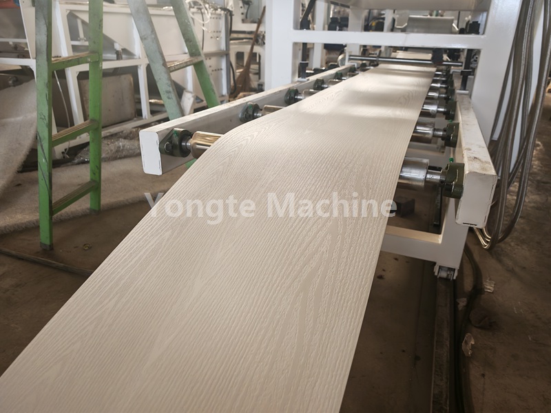 Η μηχανή δαπέδου LVT δοκιμάστηκε με επιτυχία