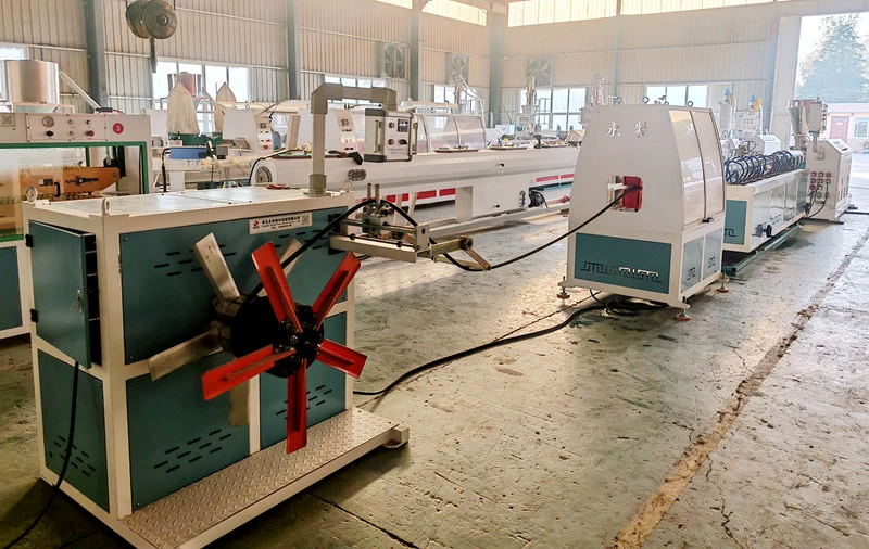 Μηχανή κατασκευής διαπερατών σωλήνων από καουτσούκ