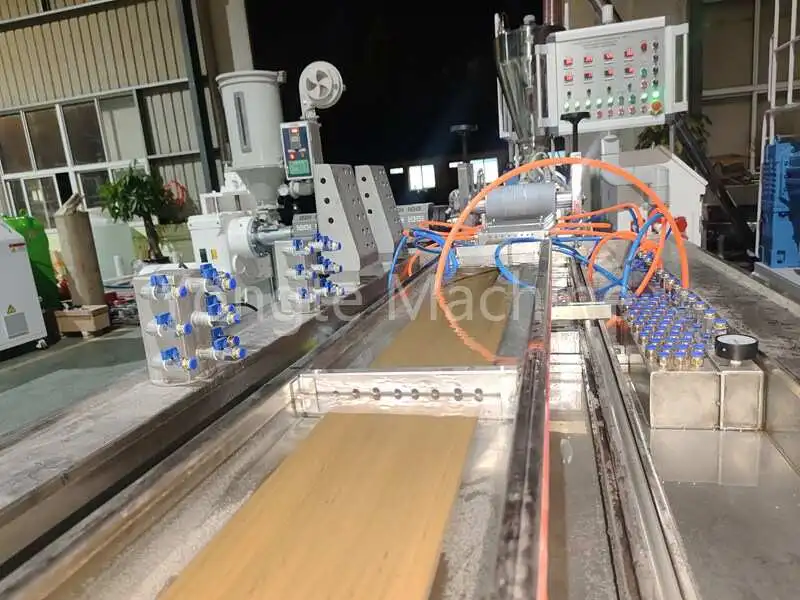 Yongte Wood Plastic Machine για τη μετατροπή της σπατάλης του φιλμ σε πράσινα δομικά υλικά